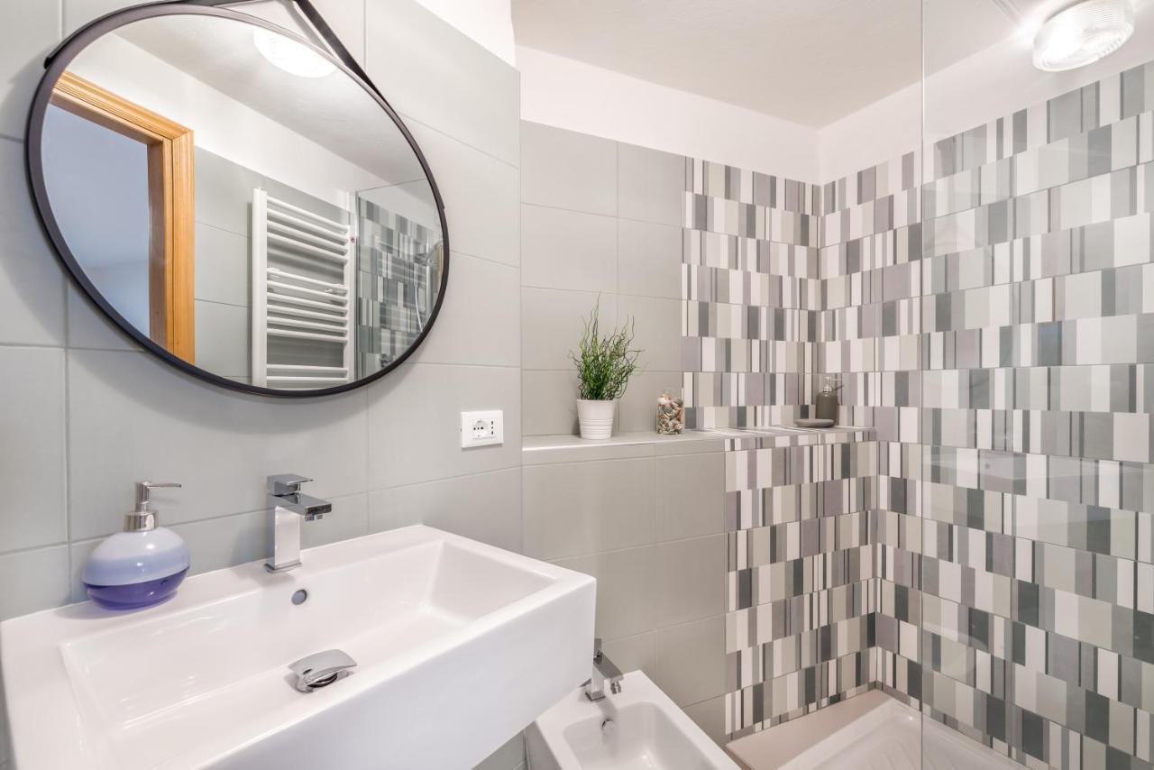 Il Mare Di Ada:Seaside Apartament In ริโอมัจโจเร ภายนอก รูปภาพ
